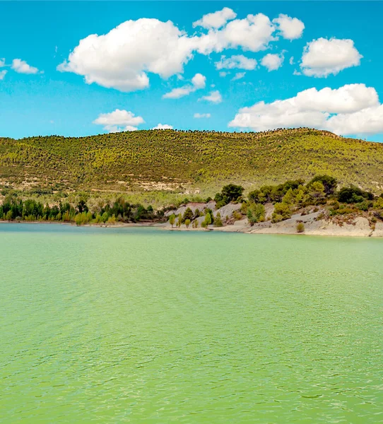 Lago Las Montañas Los Pirineos Día Soleado Norte España — Foto de Stock