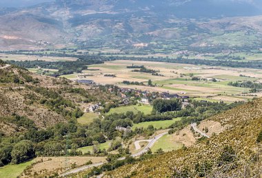 İspanya 'daki Pireneler Dağları