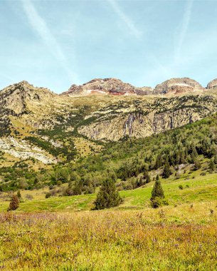 Pireneler 'deki Benasque vadisindeki dağlar