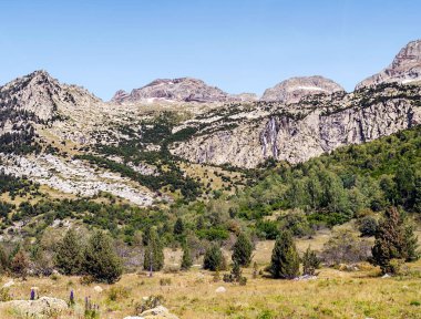 Pireneler 'deki Benasque vadisindeki dağlar