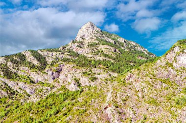 Pireneler 'deki Benasque vadisindeki dağlar