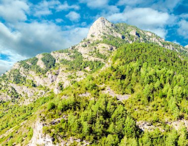 Pireneler 'deki Benasque vadisindeki dağlar
