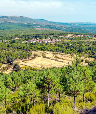 Monfrague 'ın doğal parkındaki dağlar