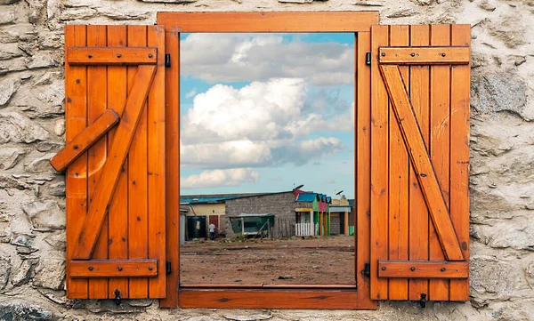 Casas Aldea Africana Kenia Punto Vista Desde Ventana Madera —  Fotos de Stock