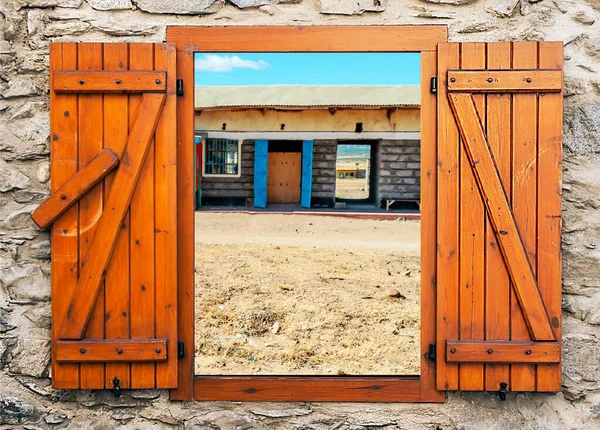 Casas Aldea Africana Kenia Punto Vista Desde Ventana Madera —  Fotos de Stock