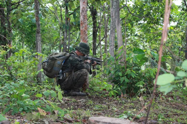 Entraînement Militaire Dans Forêt Soldat Tireur — Photo