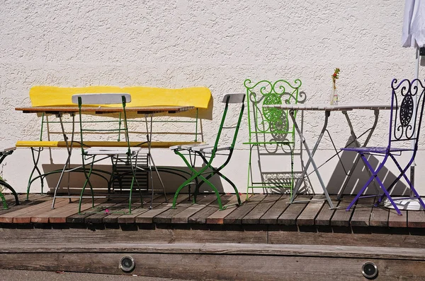 Mobili Giardino Legno Metallo Assi Legno Fronte Una Casa Estate — Foto Stock