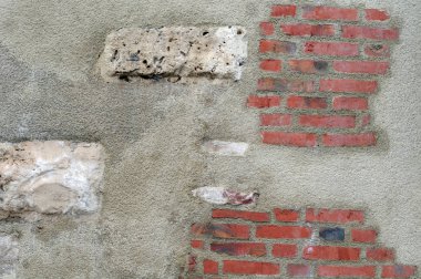 tuğla ve harç ve kireçtaşı blokları inşa tarihi şehir duvar