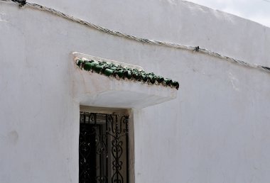 sundurma ile yeşil çatı kiremitleri