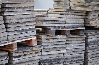 İnşaat yerinde yığılmış beton zemin plakaları