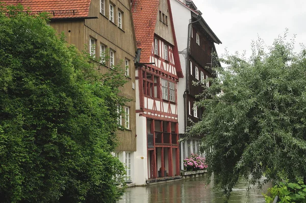 Історичні Будинки на річці Блау в Ульмі, Німеччина — стокове фото