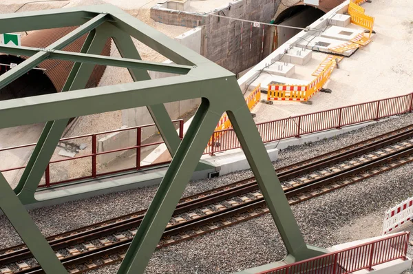 Vista desde un puente al sitio de construcción de túneles ferroviarios —  Fotos de Stock