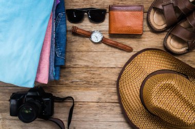 Gezgin düz Lay: hatta yaşam tarzı ilham gerektiğinden. Macera, seyahat flatlay fotoğrafçılık hakkında fikir görmek. Resim 002.