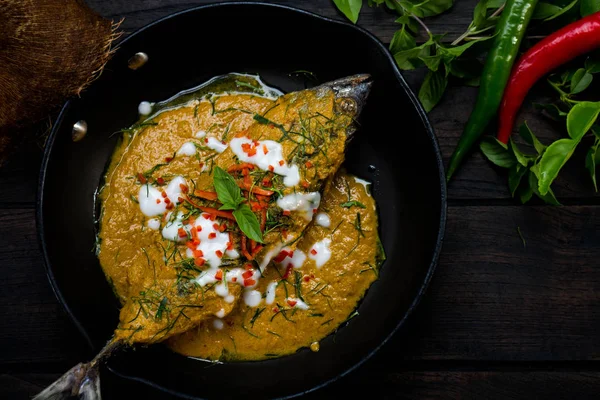 Gebratener Fisch Mit Currypaste 003 Intensiven Geschmack Köstlichen Gebratenen Fisch — Stockfoto