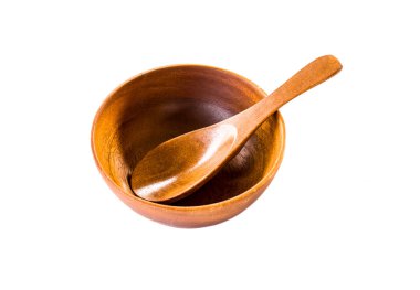 Tasarım elementleri için kırpma yolu beyaz zemin üzerinde izole ahşap bardak ve ahşap kaşık.