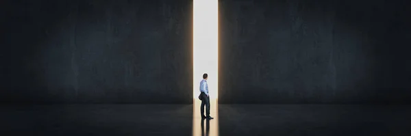ライトの入り口を横切るビジネスマン レンダリング — ストック写真