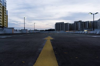 Bu araba park yönetmen var.