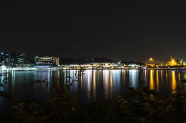 Vivo şehirden sahil boyunca.