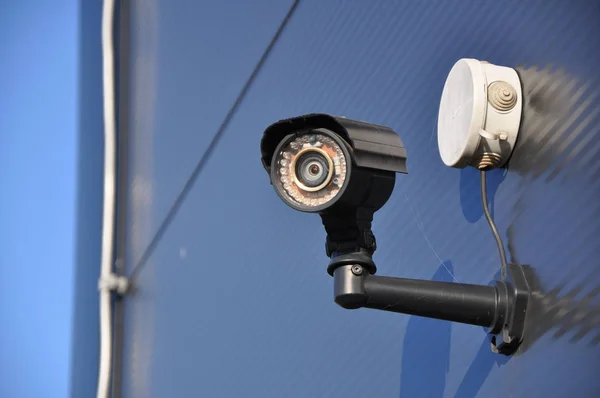 Câmera Cctv Moderna Uma Parede Conceito Vigilância Monitorização — Fotografia de Stock