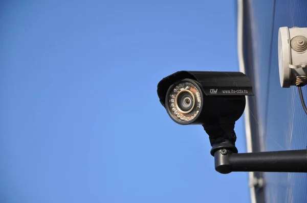 都市における生活安全のガードのビデオ監視システム — ストック写真
