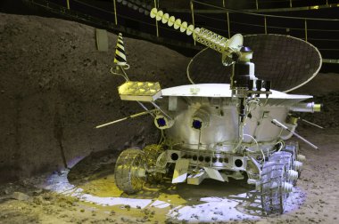 Sovyet kundağı uzay aracı ay yüzeyinde