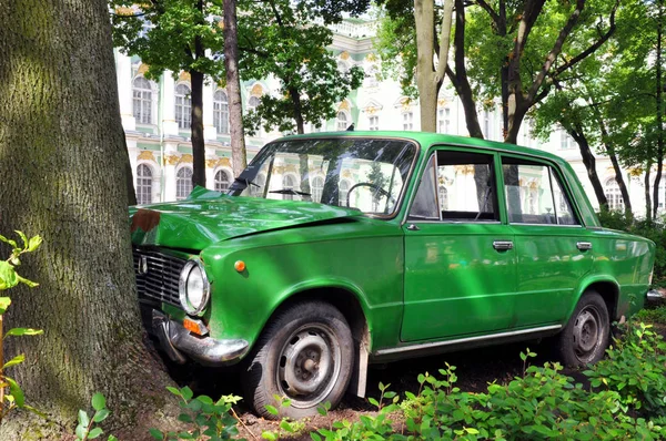 02 Temmuz 2015 - St. Petersburg, Rusya: Şehir yolunda trafik kazası tesisatı