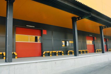 Lojistik ambar karmaşık yenilikçi. Depolama, sıralama ve ürünlerin taşınması için mükemmel çözüm