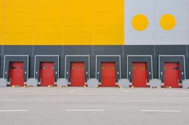 Lojistik ambar karmaşık yenilikçi. Depolama, sıralama ve ürünlerin taşınması için mükemmel çözüm