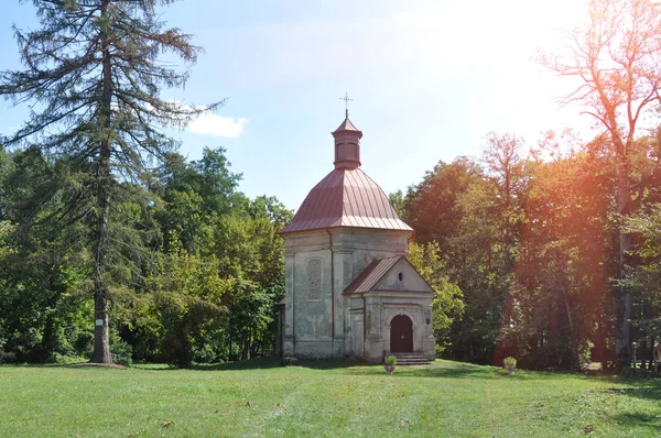 República de Belarús, distrito de Pinsky, pueblo de Duboe. Capilla de la Exaltación de la Cruz —  Fotos de Stock