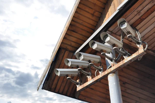 Beveiligingscamera en stedelijke video. Veiligheid — Stockfoto