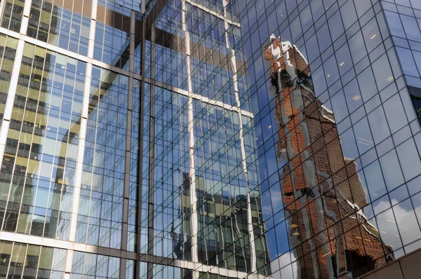 Edificio de negocios, fachada de vidrio . — Foto de Stock