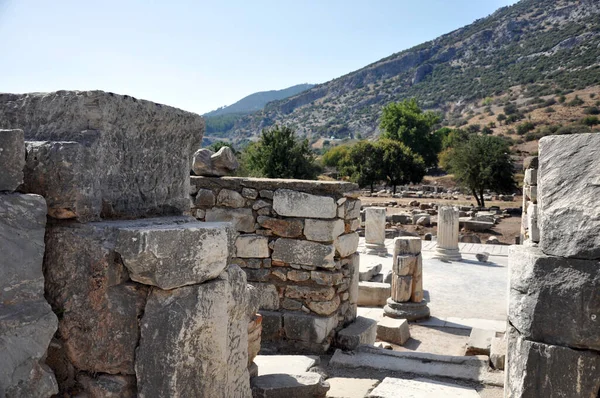 Die antike Stadt von Ephesus, Türkei. die Ruinen der antiken Gebäude. — Stockfoto