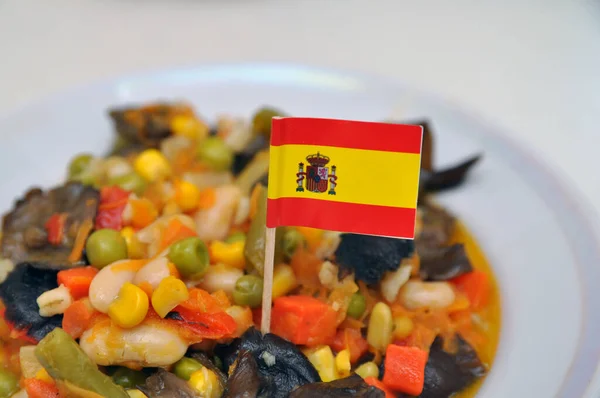 在家里的桌子上有一道辛辣的炖菜 西班牙 — 图库照片