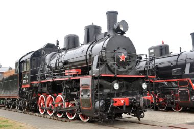 Brest, Belarus - 5 Ağustos 2020: 19. yüzyıl serisi Em in the Museum of Railway Engineering 'in Sovyet buharlı lokomotifi