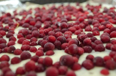  bir pasta hamuru içinde donmuş lingonberries