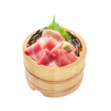 Maguro Zukushi Don, Ohitsu 'daki kahverengi pirincin her çeşidi beyaz arka planda kırpma yolu ile izole edilmiş. 