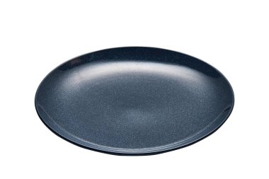 Koyu lacivert, ince benekli, zarif seramik yemek tabağı. Modern yemekler, restoranlar ya da yemek fotoğrafçılığı için mükemmel. Kırpma yolu ile beyaz arkaplanda izole.