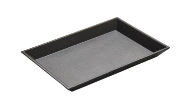 Düz yüzeyi ve yüksek kenarları olan dikdörtgen dökme demir pişirme tavası, kırpma yolu olan beyaz arka planda izole edilmiş. Pişirme, kızartma ve kırsal yemek sunumu için mükemmel..