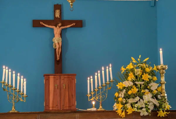 Kopya alanı manzara biçiminde bir kilise görüntüsüyle iç