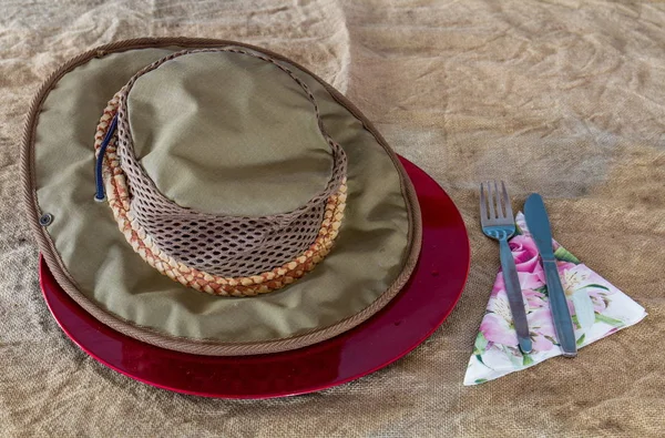 Ben yemek şapkamı bir eski moda kopya alanı manzara biçiminde ifade aşırı sürpriz görüntüsüyle söyleyerek olduğunu