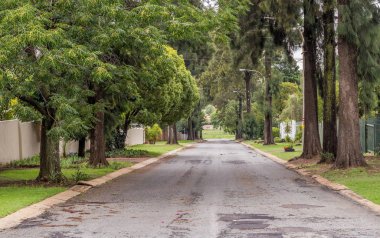 Manzara biçiminde kopya alanı ile hill görüntü lider bir uzun yol