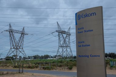 Cape Town, Güney Afrika - 26 Şubat 2019: güç yarar Eskom manzara biçiminde büyük yolsuzluk ve rüşvet resim nedeniyle çöküşün eşiğinde sahip olduğu ülkenin hükümet