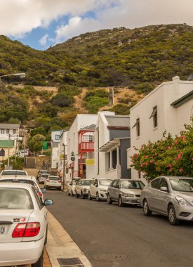 Cape Town, Güney Afrika - Şubat 27,2019: Kalk Bay küçük bir balıkçı köyü False Bay sahil ve bir banliyö şehir, Cape Town, Batı Cape Eyaleti