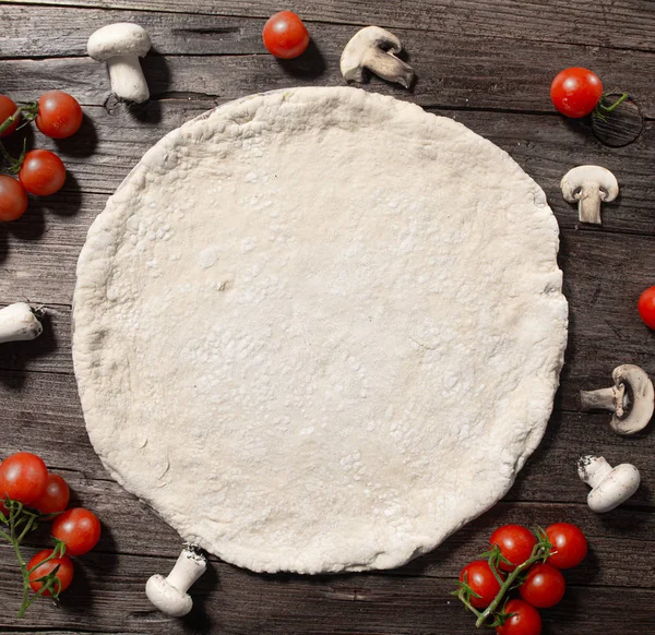 Uncooked Pizza Fresh Mushrooms Cherry Tomatoes Rustic Wooden Table — Stock Photo, Image