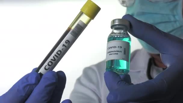 Vaksin Untuk Virus Coronavirus Covid Percobaan Untuk Imunisasi — Stok Video