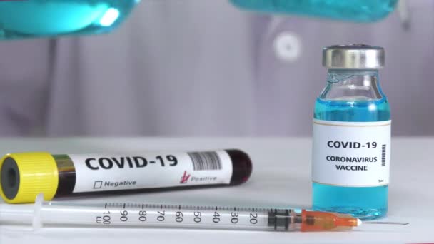 Laboratuvardaki Bilim Adamı Coronavirus Covid Karşı Aşıyı Test Ediyor — Stok video