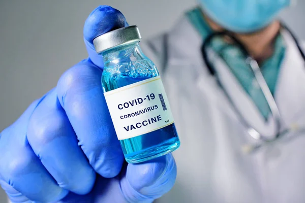 Läkaren Håller Handen Ett Coronavirus Vaccin Som Används För Förebyggande — Stockfoto