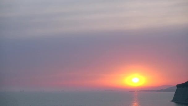 Hermosa puesta de sol sobre aguas frías del mar del norte . — Vídeos de Stock