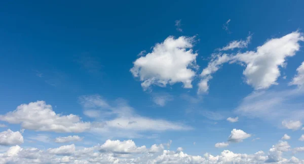 Bellissimo Sfondo Cielo Blu Nuvole Bianche Cielo Blu — Foto Stock