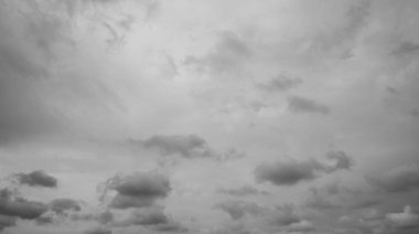Güzel gri bulutlar ve gökyüzü.